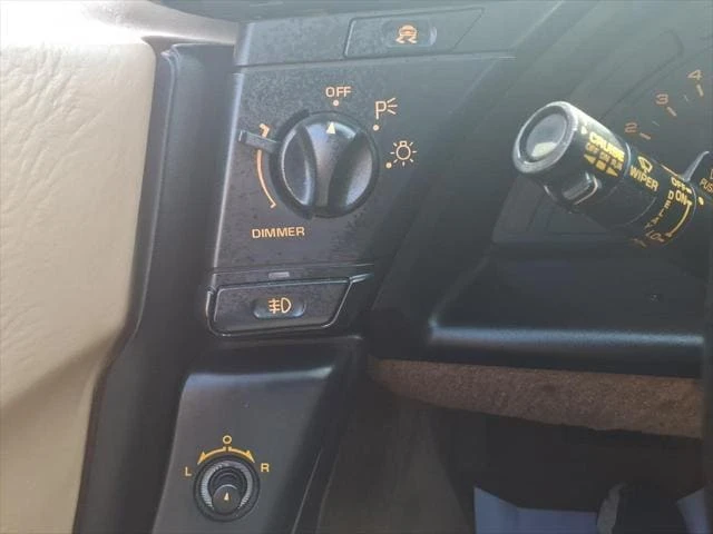 1992 Chevrolet Corvette C4 - Image 14 of 24