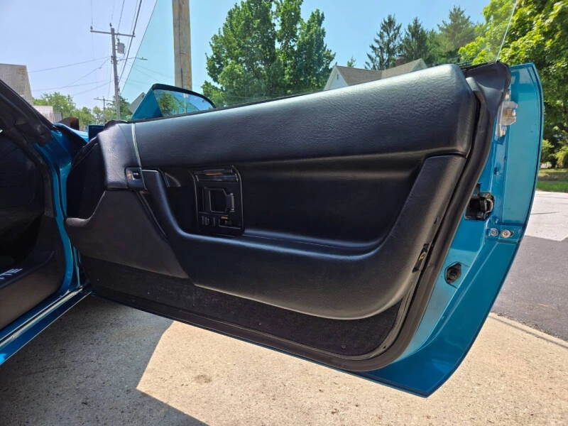 1992 Chevrolet Corvette C4 - Image 13 of 31