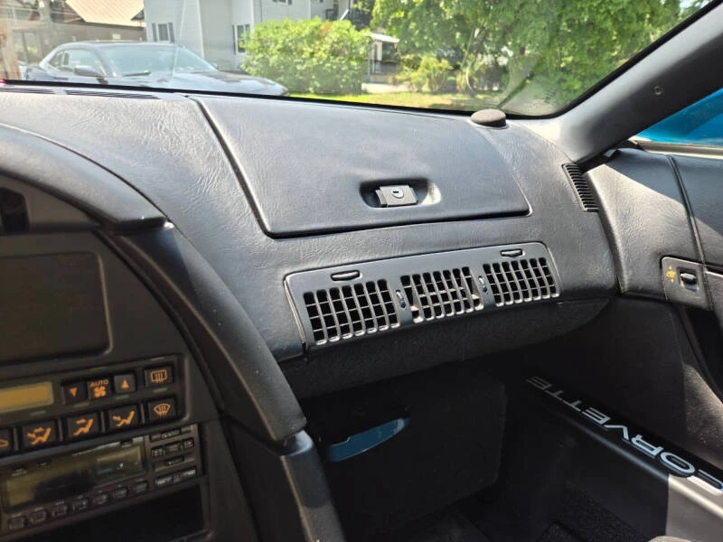 1992 Chevrolet Corvette C4 - Image 21 of 31