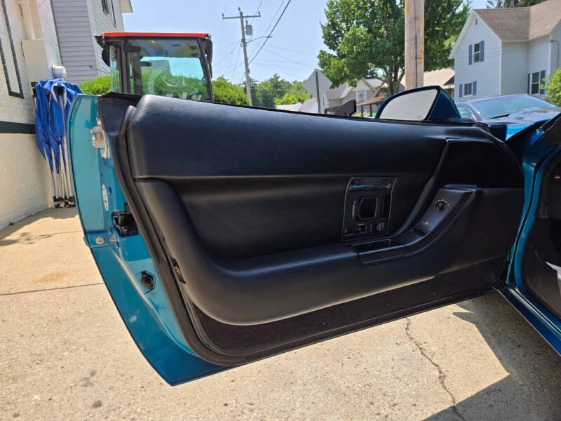 1992 Chevrolet Corvette C4 - Image 12 of 31