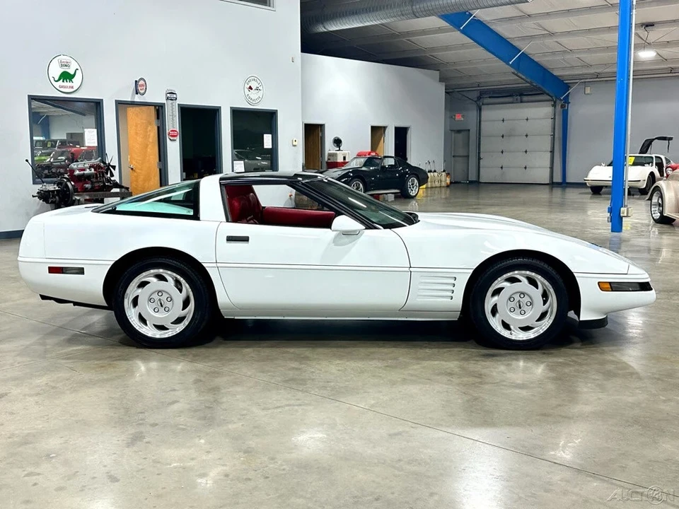 1992 Chevrolet Corvette C4 - Image 9 of 21