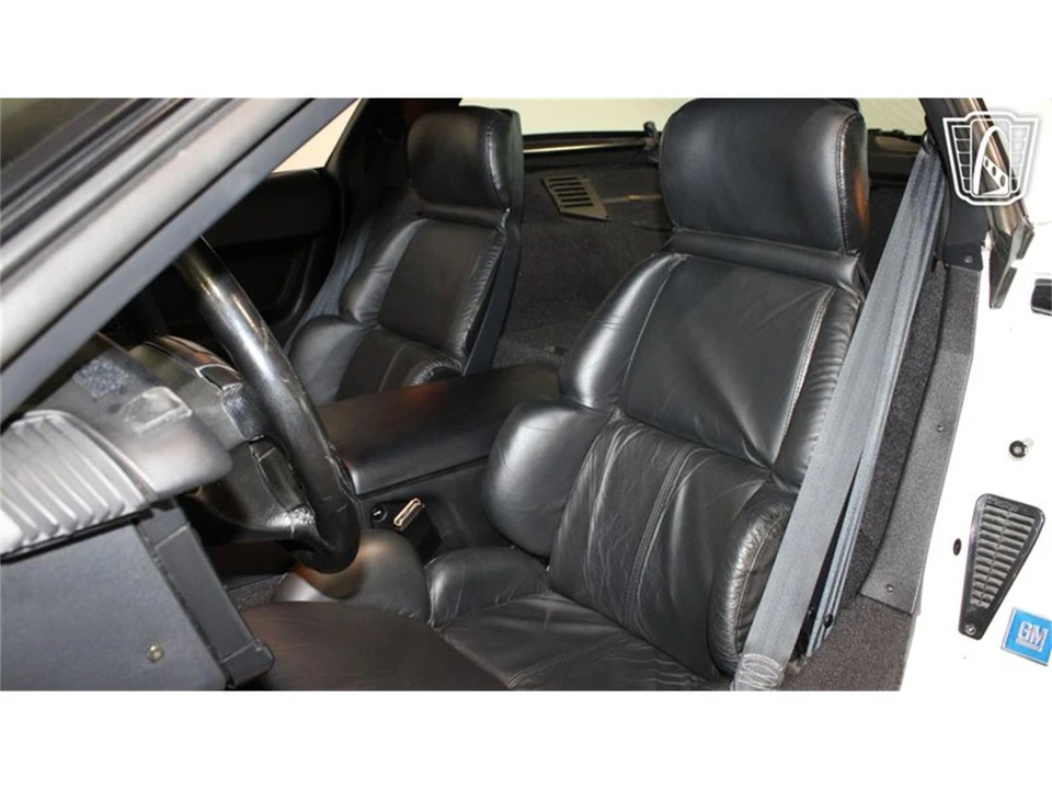1992 Chevrolet Corvette C4 - Image 11 of 31