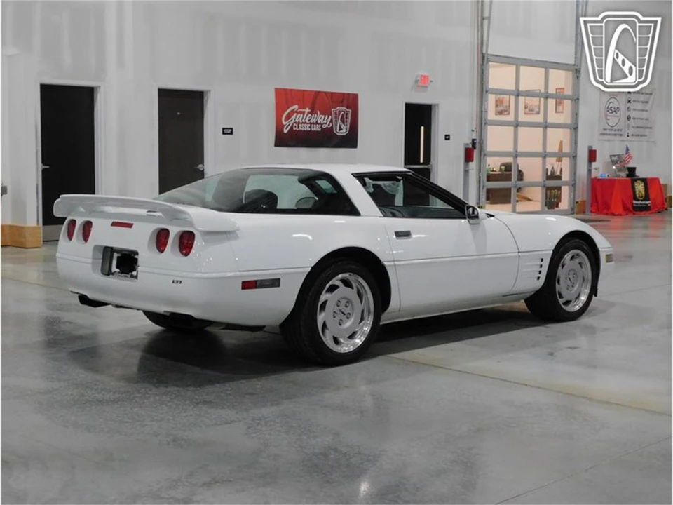 1992 Chevrolet Corvette C4 - Image 10 of 31