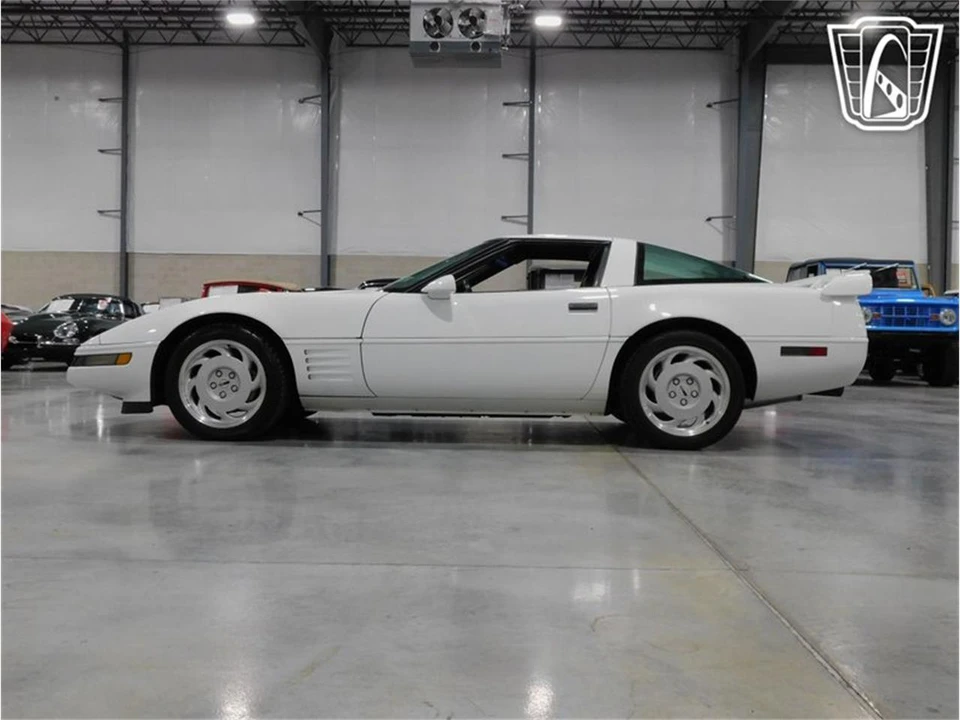 1992 Chevrolet Corvette C4 - Image 15 of 31