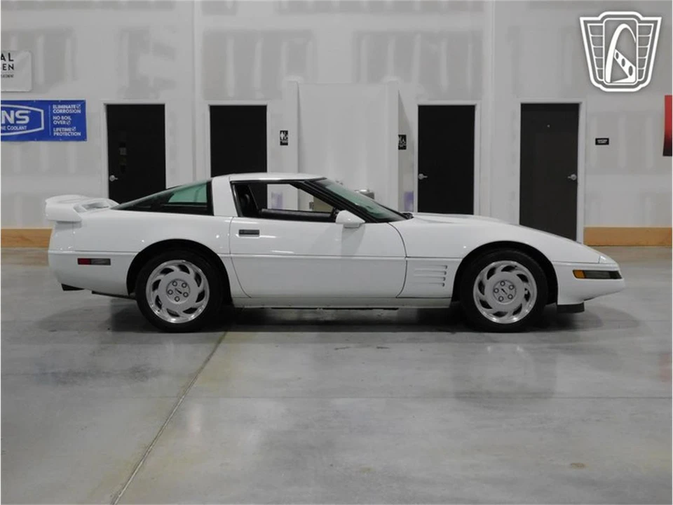 1992 Chevrolet Corvette C4 - Image 11 of 31