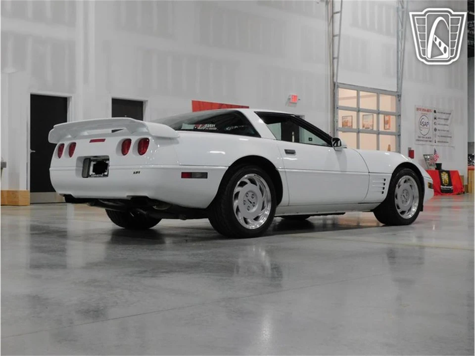 1992 Chevrolet Corvette C4 - Image 18 of 31