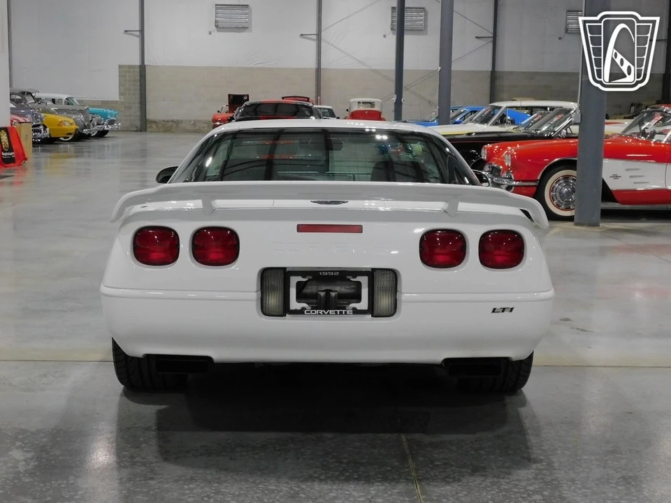 1992 Chevrolet Corvette C4 - Image 17 of 21