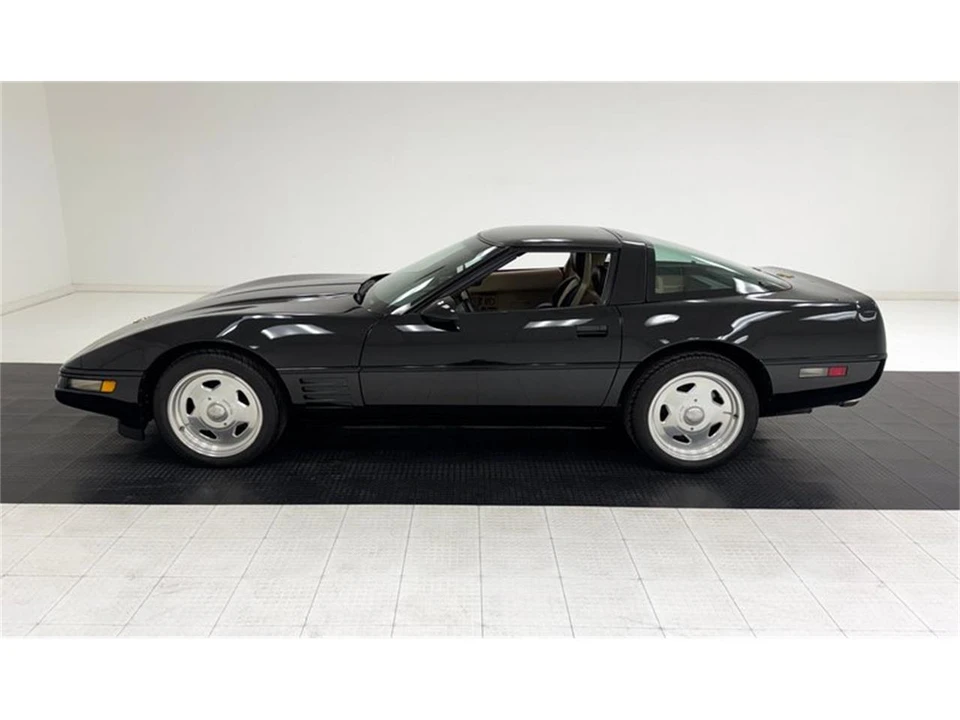 1992 Chevrolet Corvette C4 - Image 2 of 31