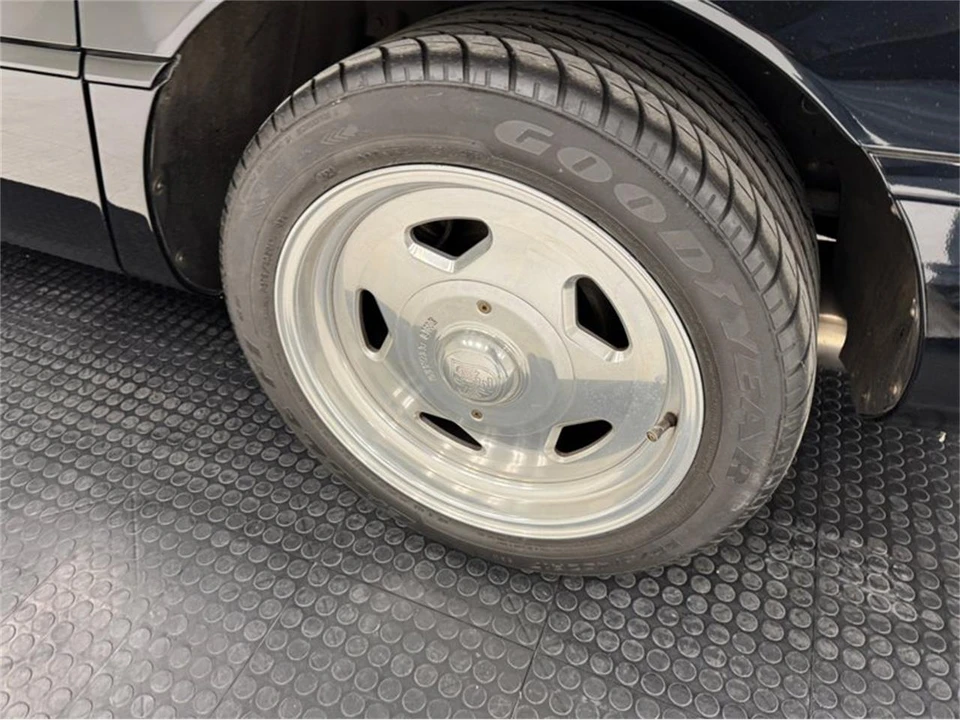 1992 Chevrolet Corvette C4 - Image 19 of 31