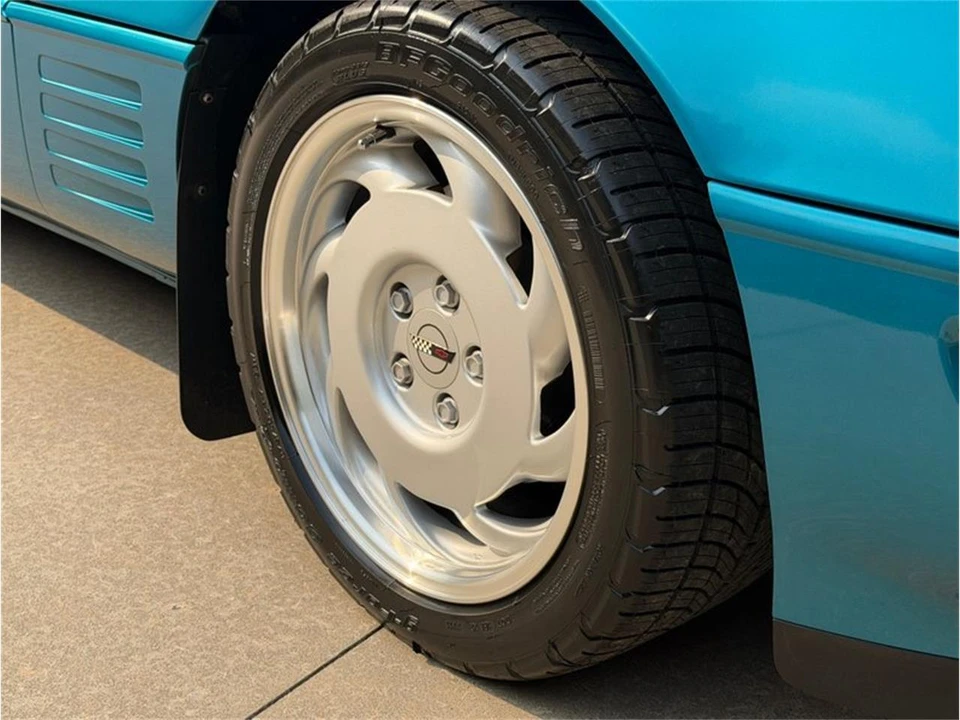 1992 Chevrolet Corvette C4 - Image 16 of 31