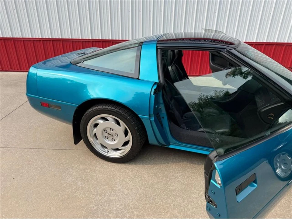 1992 Chevrolet Corvette C4 - Image 31 of 31