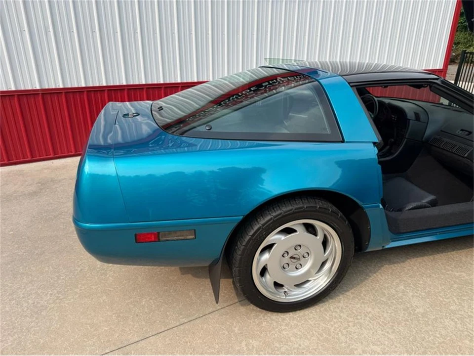 1992 Chevrolet Corvette C4 - Image 28 of 31