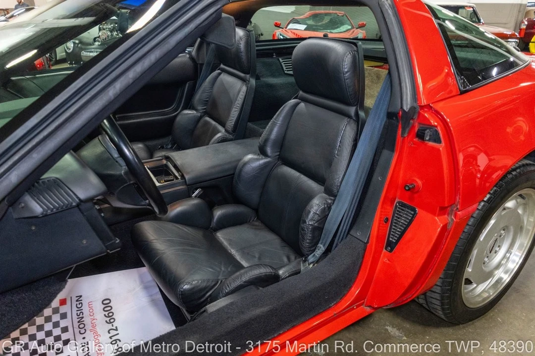 1992 Chevrolet Corvette C4 - Image 16 of 31