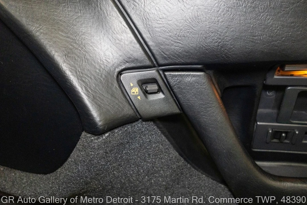 1992 Chevrolet Corvette C4 - Image 14 of 31