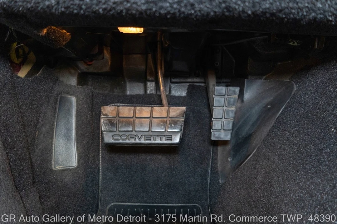1992 Chevrolet Corvette C4 - Image 19 of 31