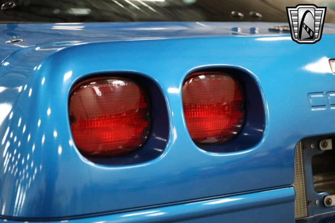 1992 Chevrolet Corvette C4 - Image 19 of 21