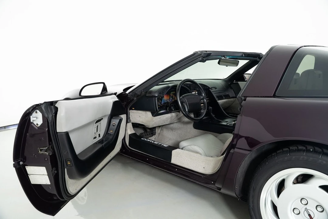 1992 Chevrolet Corvette C4 - Image 14 of 21