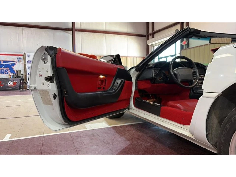 1992 Chevrolet Corvette C4 - Image 26 of 31