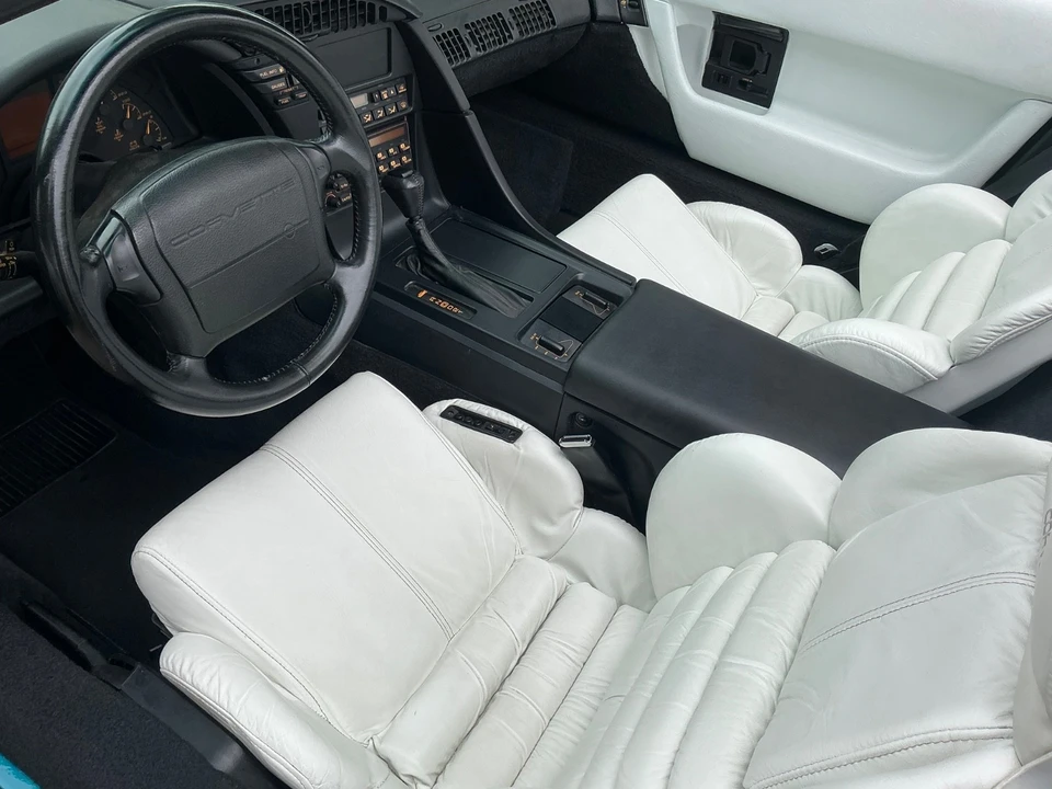 1992 Chevrolet Corvette C4 - Image 23 of 31