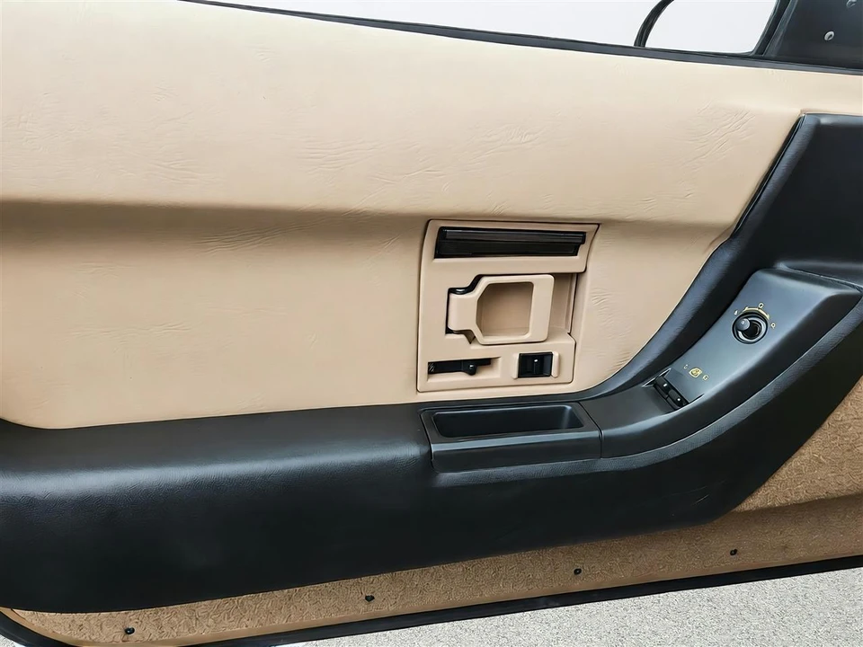 1992 Chevrolet Corvette C4 - Image 16 of 23