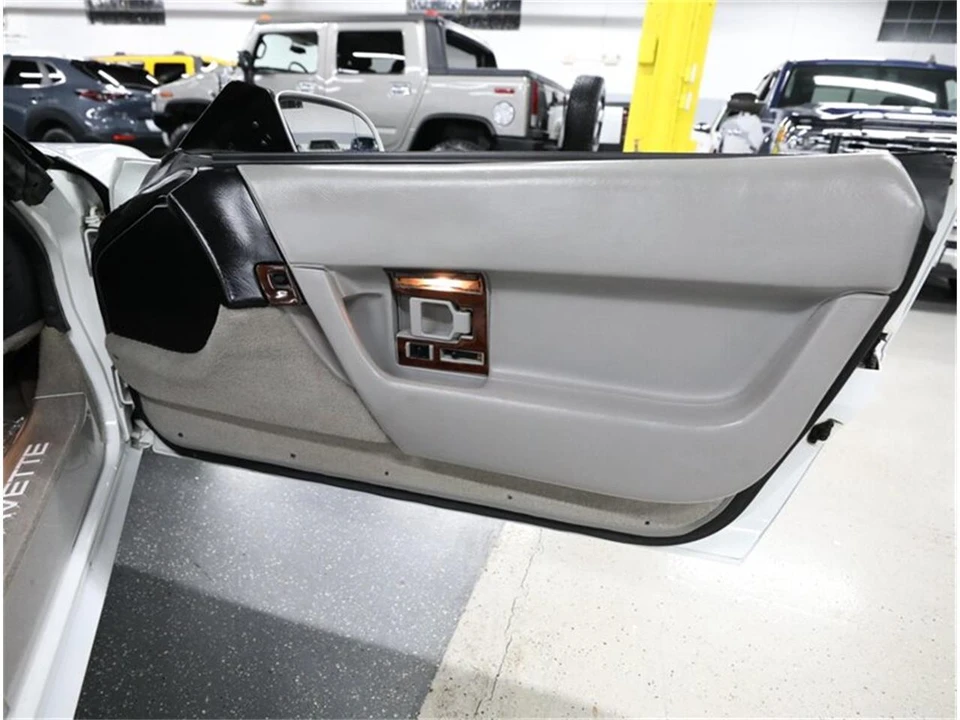 1992 Chevrolet Corvette C4 - Image 21 of 31