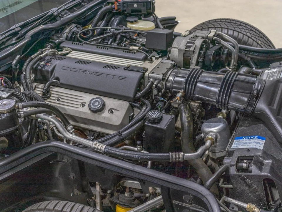 1992 Chevrolet Corvette C4 - Image 16 of 24