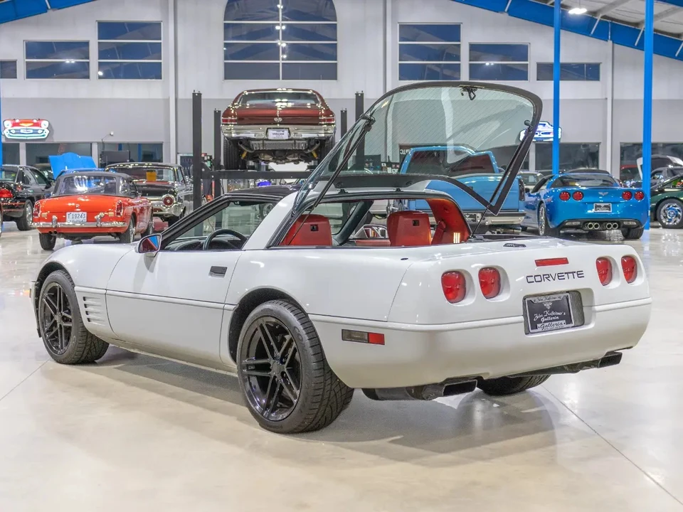 1992 Chevrolet Corvette C4 - Image 19 of 31
