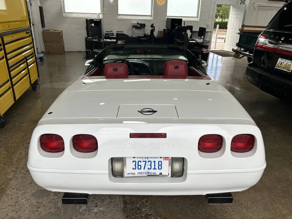 1992 Chevrolet Corvette C4 - Image 18 of 21