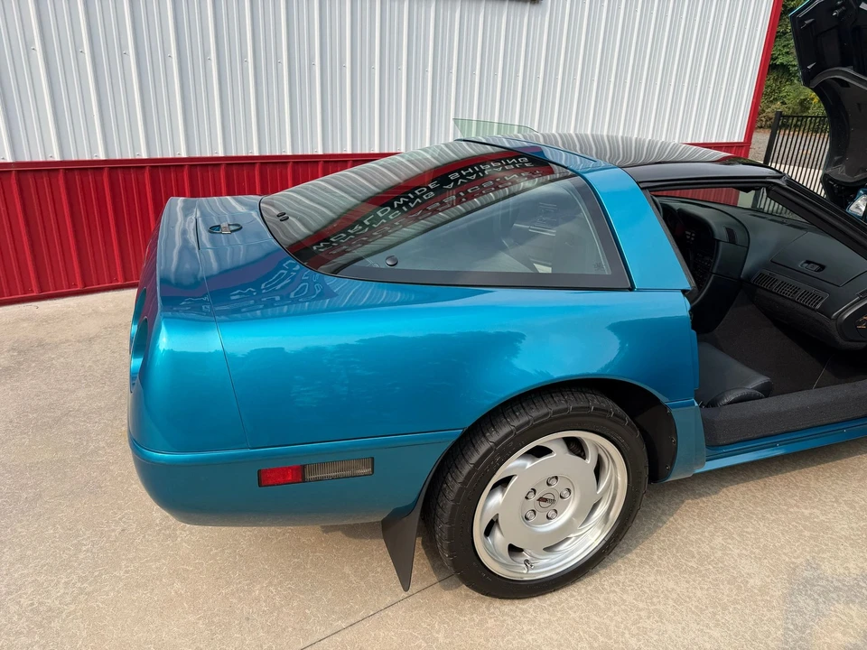 1992 Chevrolet Corvette C4 - Image 26 of 31