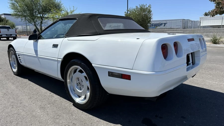 1992 Chevrolet Corvette C4 - Image 16 of 31