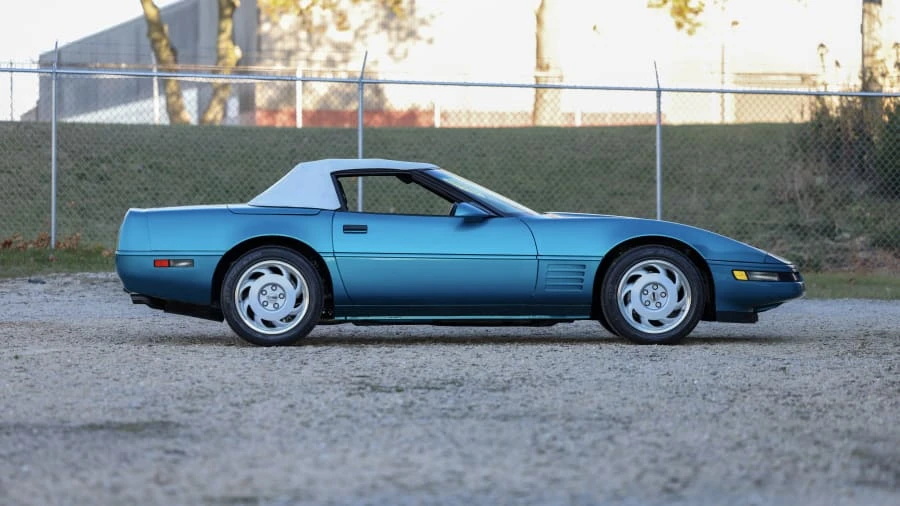 1992 Chevrolet Corvette C4 - Image 2 of 31