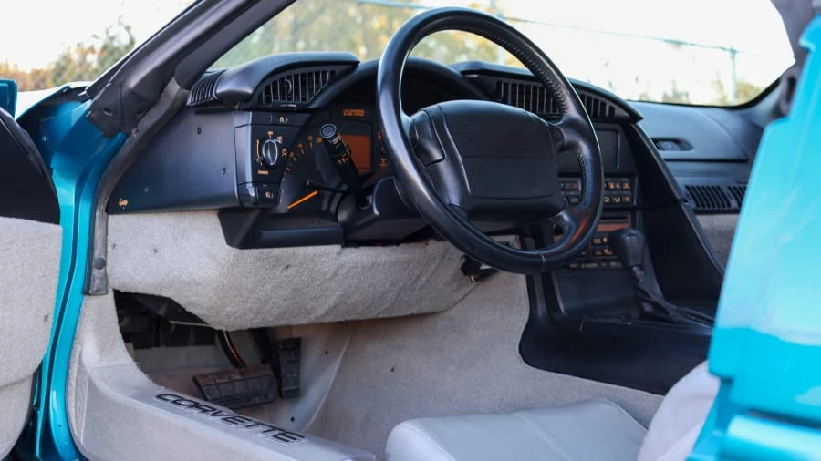 1992 Chevrolet Corvette C4 - Image 25 of 31
