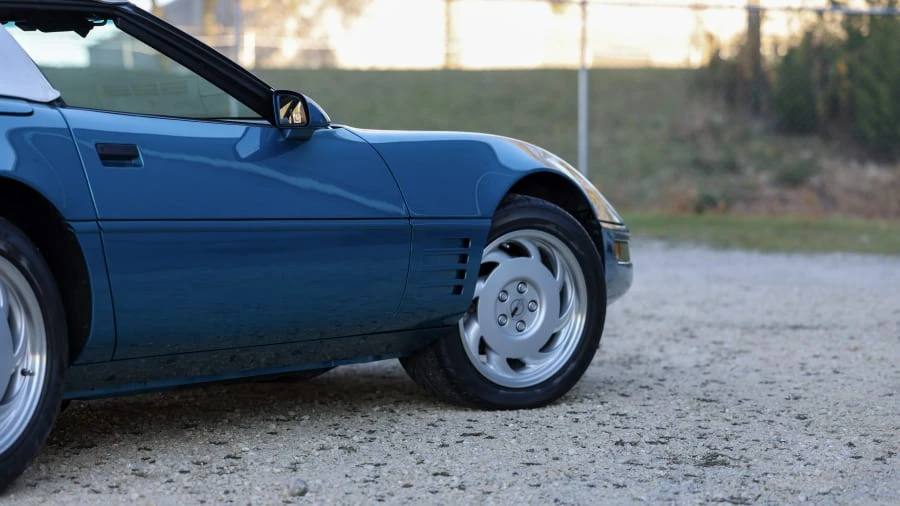 1992 Chevrolet Corvette C4 - Image 11 of 31
