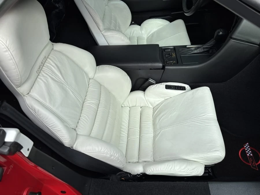 1992 Chevrolet Corvette C4 - Image 16 of 24