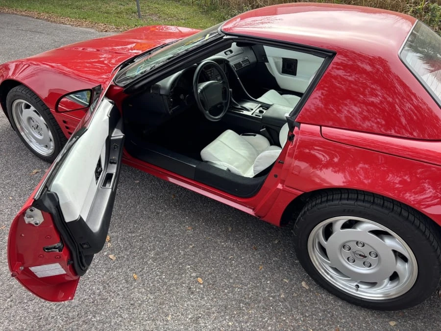 1992 Chevrolet Corvette C4 - Image 8 of 24