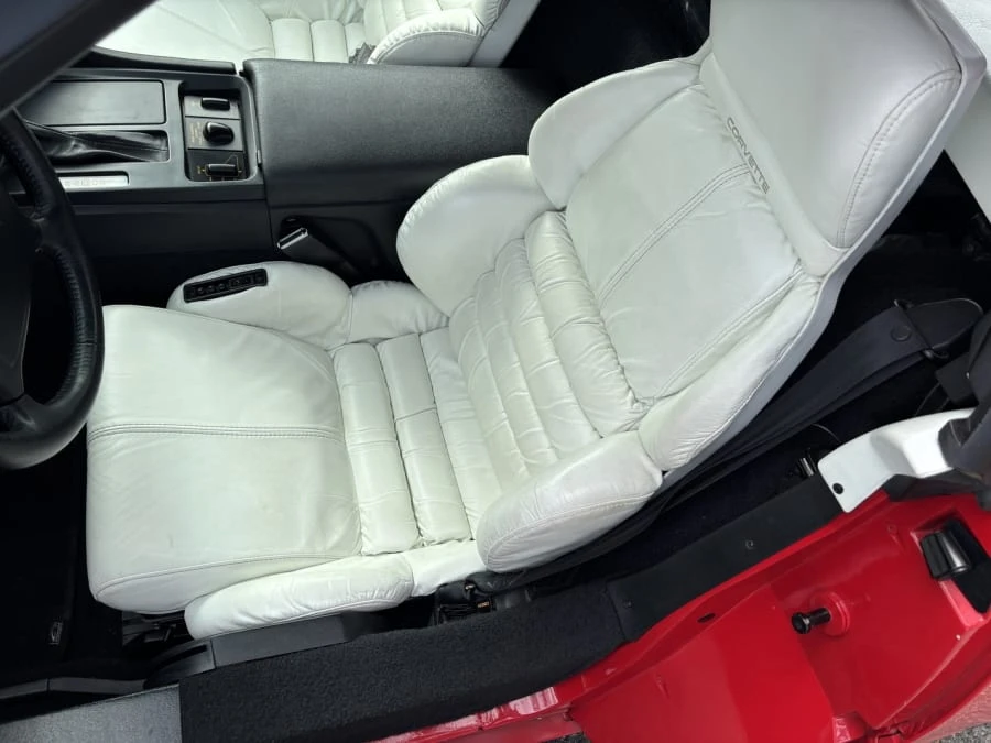 1992 Chevrolet Corvette C4 - Image 17 of 24