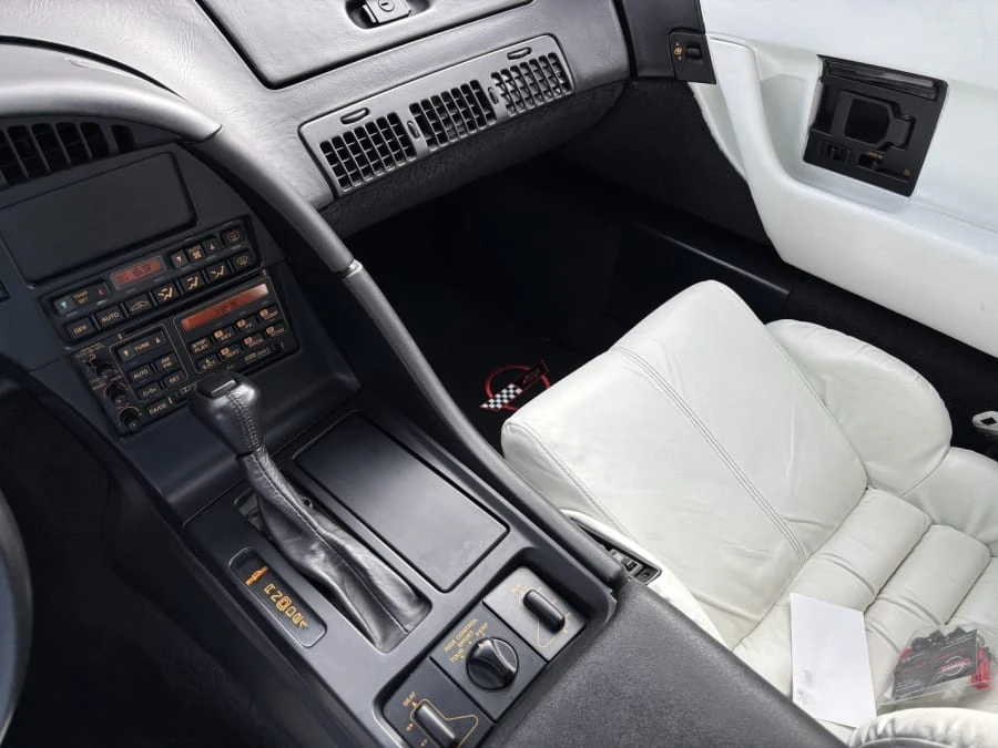 1992 Chevrolet Corvette C4 - Image 19 of 24