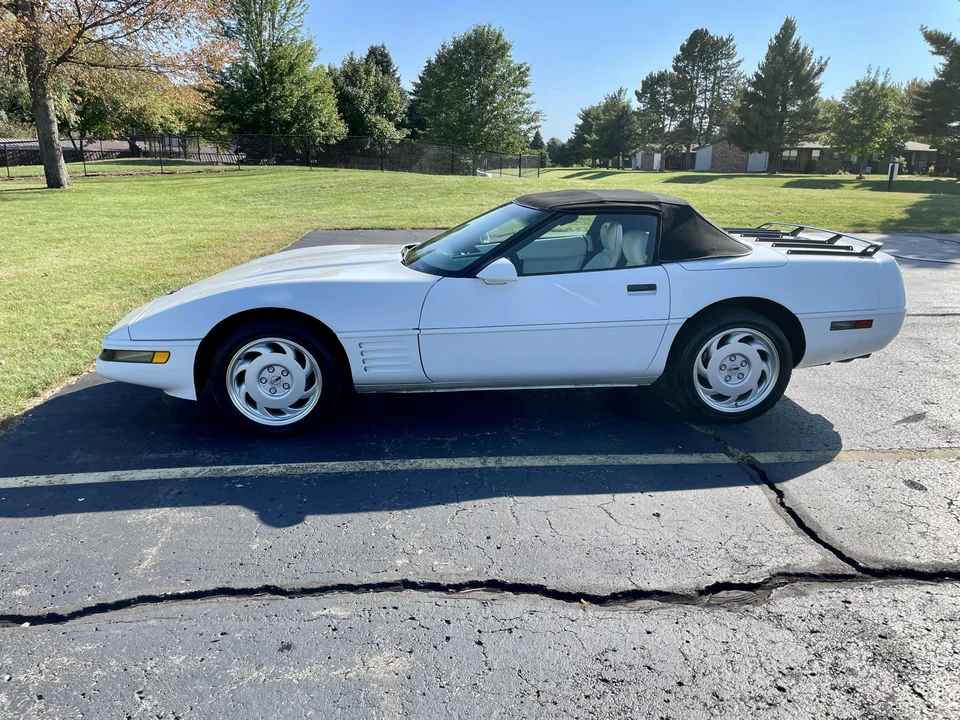 1992 Chevrolet Corvette C4 - Image 9 of 31