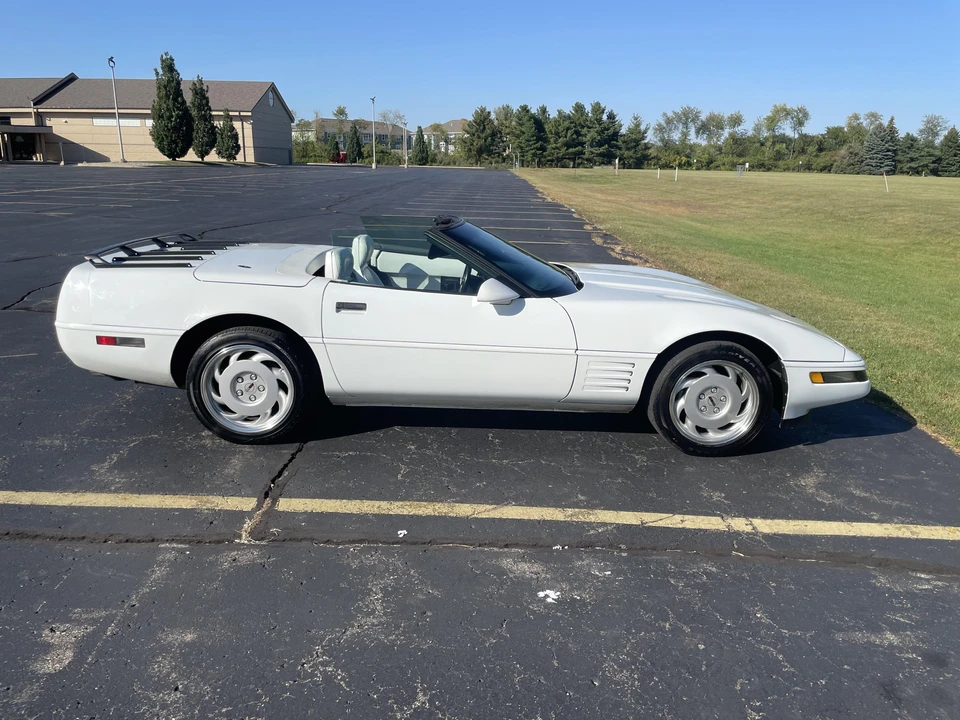 1992 Chevrolet Corvette C4 - Image 14 of 31
