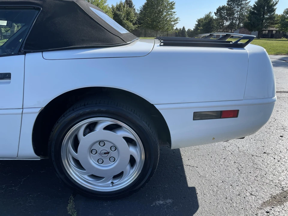 1992 Chevrolet Corvette C4 - Image 30 of 31