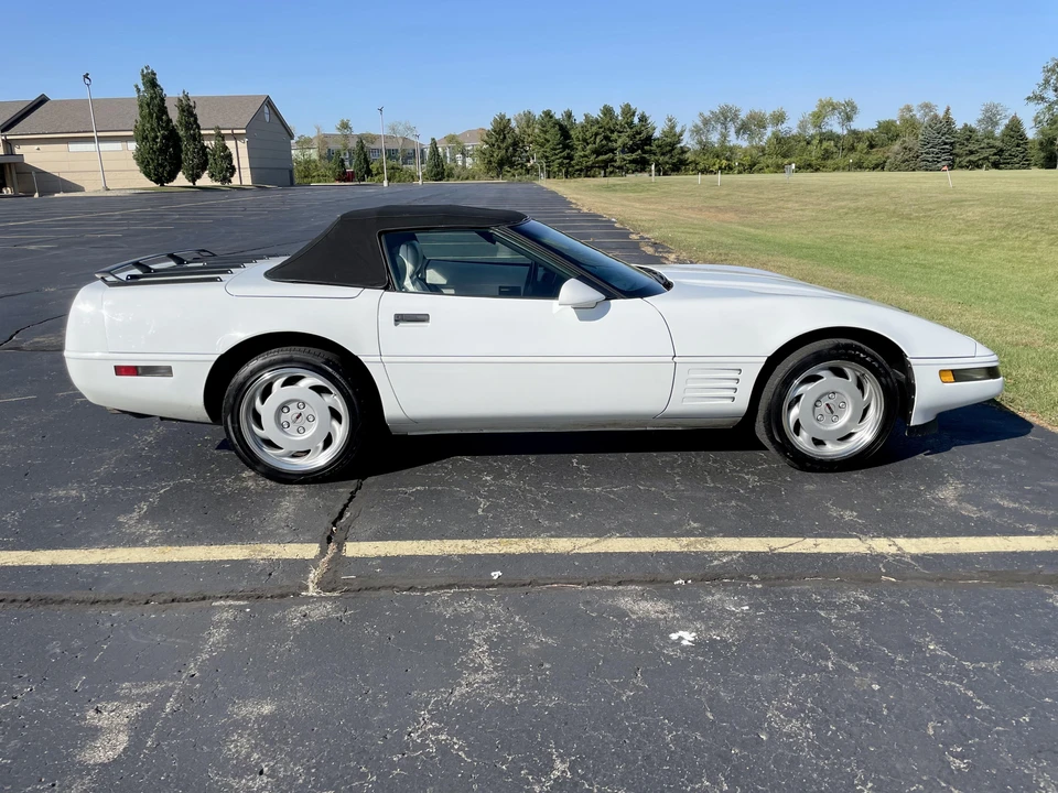 1992 Chevrolet Corvette C4 - Image 15 of 31