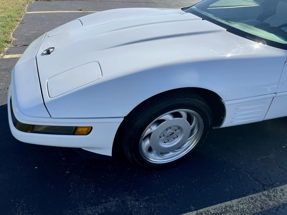 1992 Chevrolet Corvette C4 - Image 25 of 31
