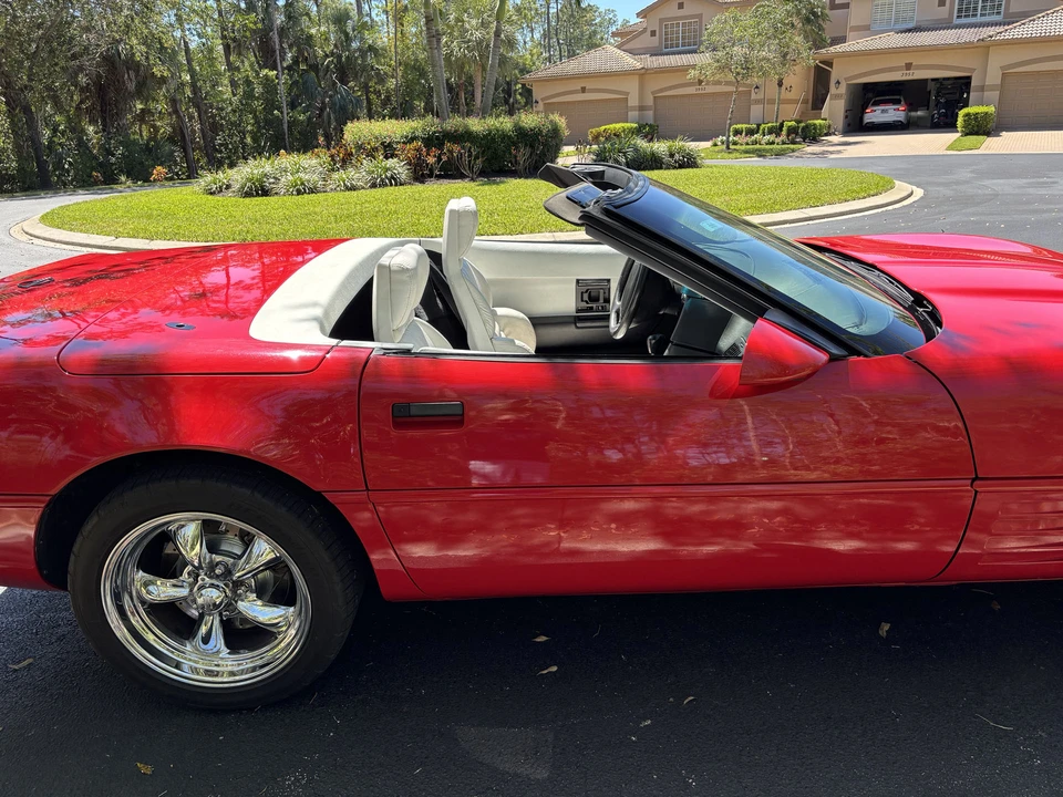 1992 Chevrolet Corvette C4 - Image 23 of 31