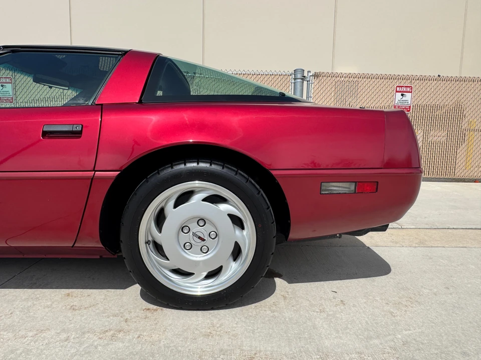 1992 Chevrolet Corvette C4 - Image 25 of 31