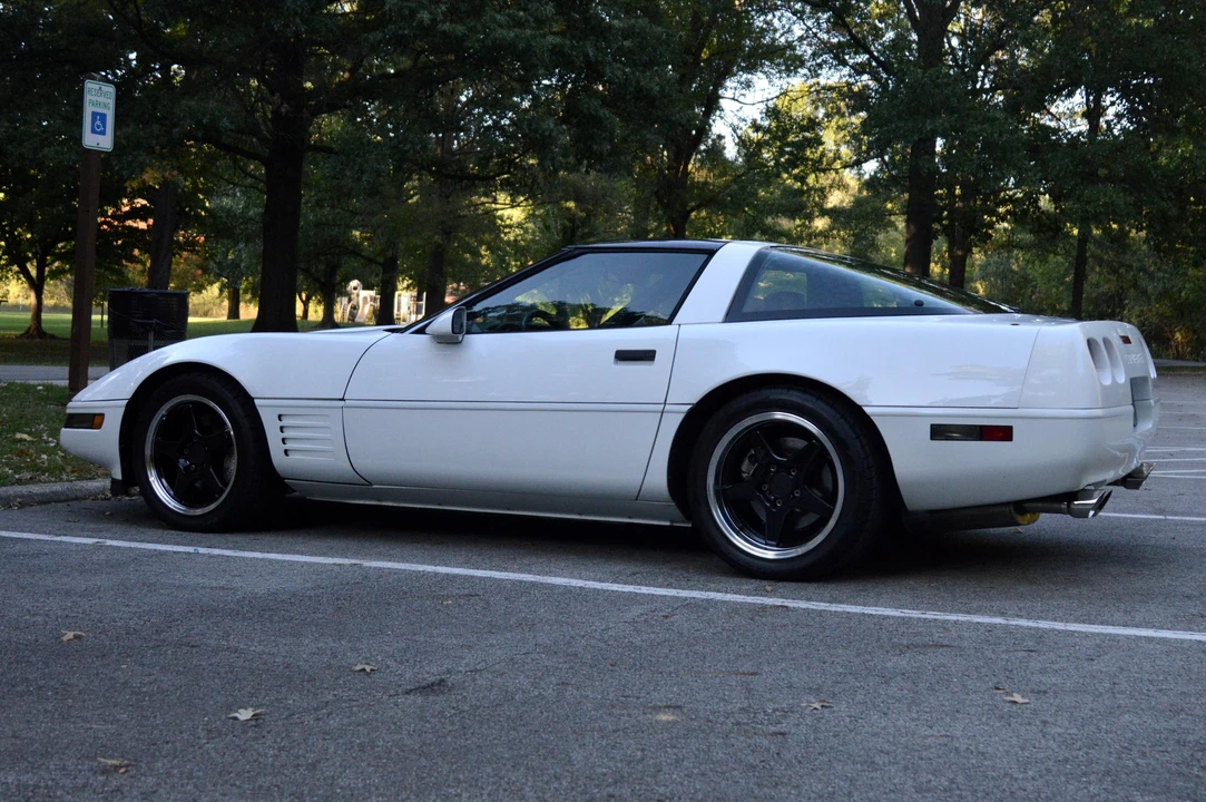 1992 Chevrolet Corvette C4 - Image 11 of 31