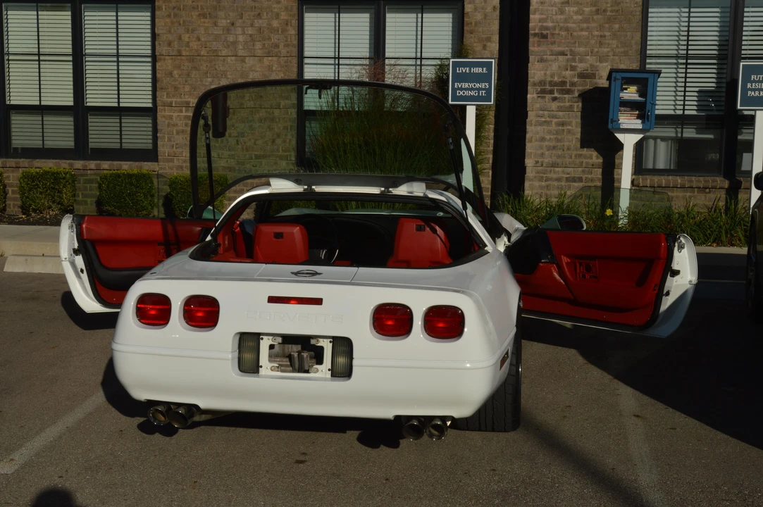 1992 Chevrolet Corvette C4 - Image 28 of 31