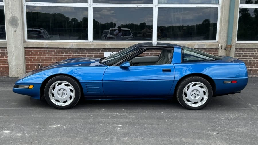 1992 Chevrolet Corvette C4 - Image 2 of 11