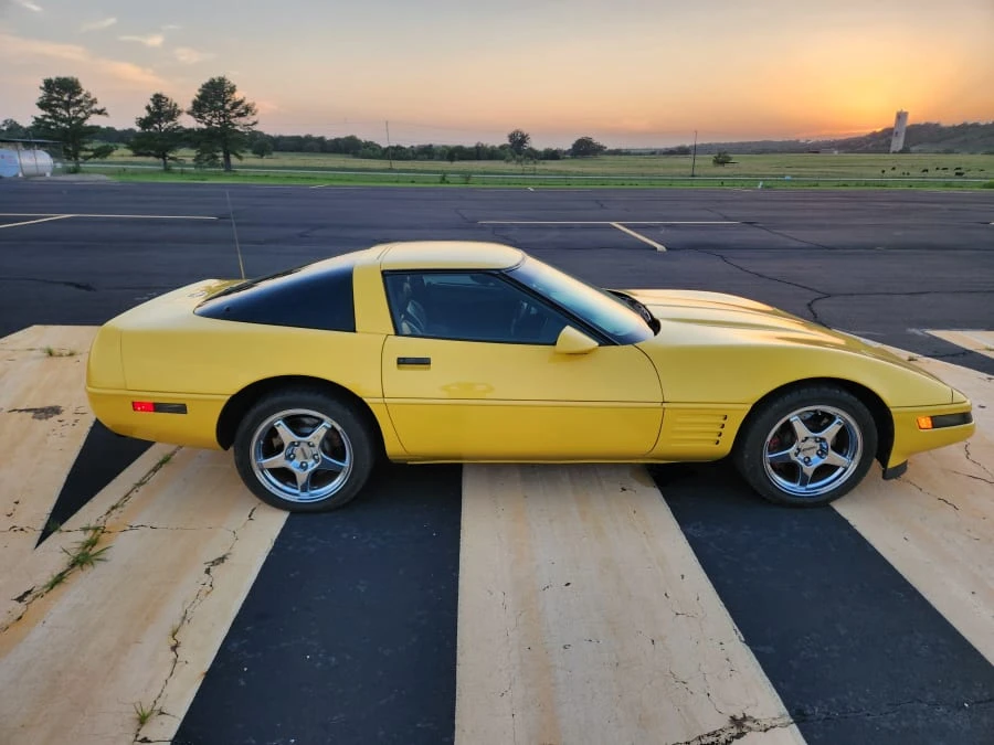 1992 Chevrolet Corvette C4 - Image 10 of 18