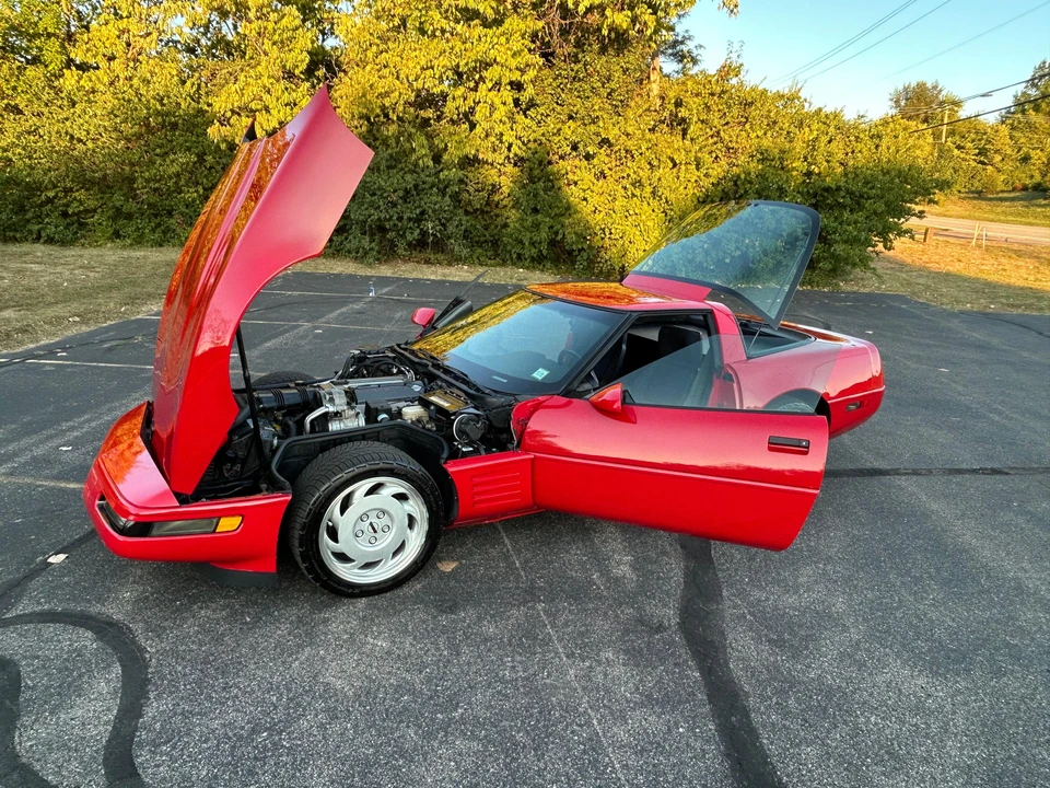 1992 Chevrolet Corvette C4 - Image 19 of 31