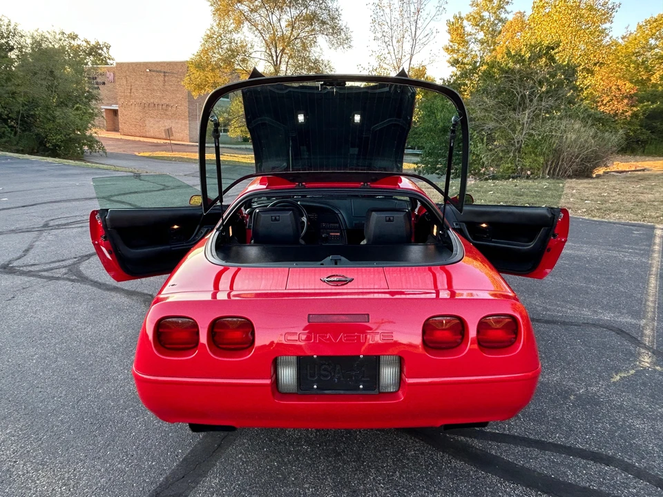 1992 Chevrolet Corvette C4 - Image 21 of 31
